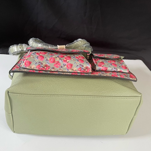 Isaac Mizrahi bag with detachable wallet - Picture 7 of 7